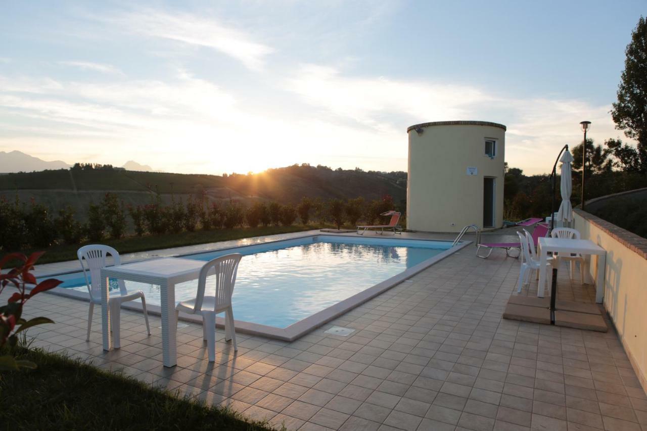 Agriturismo Terra Dei Falchi Castilenti ภายนอก รูปภาพ
